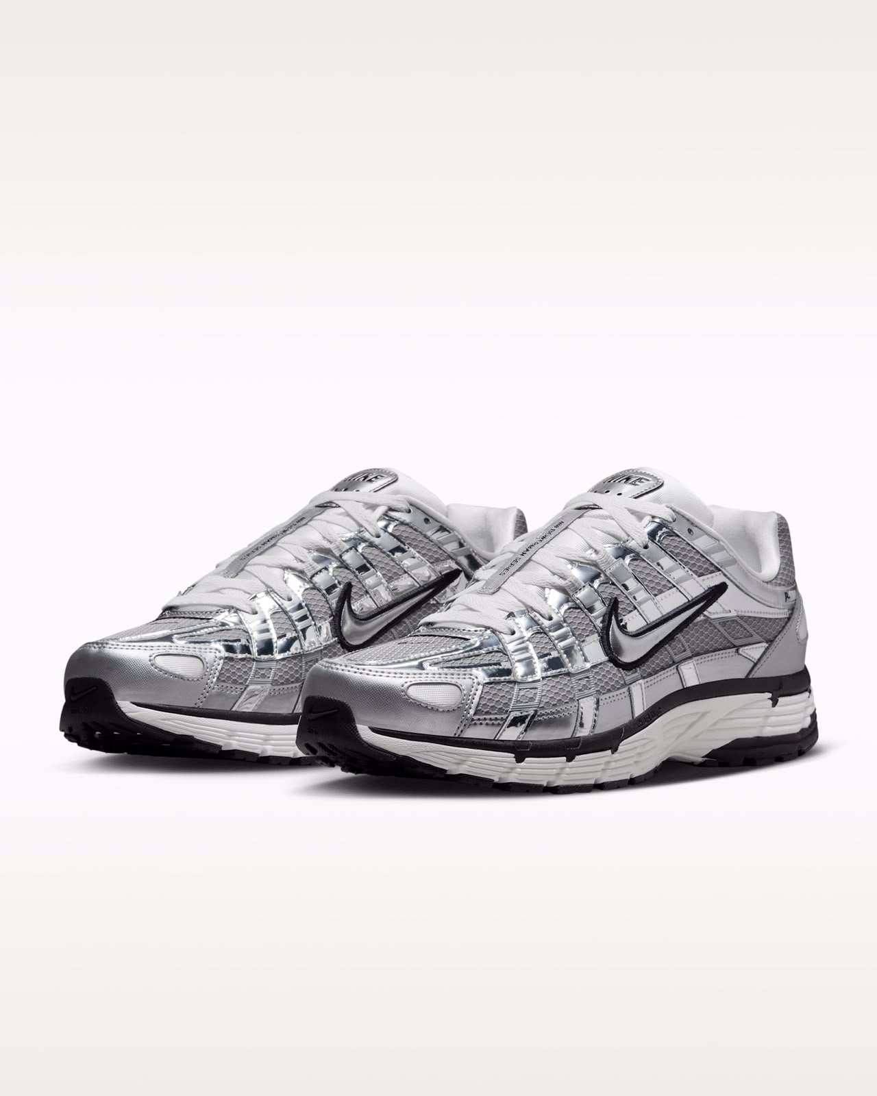 Nike P-6000 Metalic Silver Sneakers